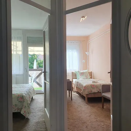 Flower 펜션 Hévíz